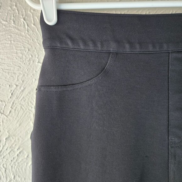 Spanx Pull On Legging Pant MEDIUM Black Stretchy Slimming Skinny Crop Dress Pant - Picture 4 of 9
